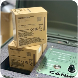 Nærbilde av BB-2590 batteri - plassert på en Canheater